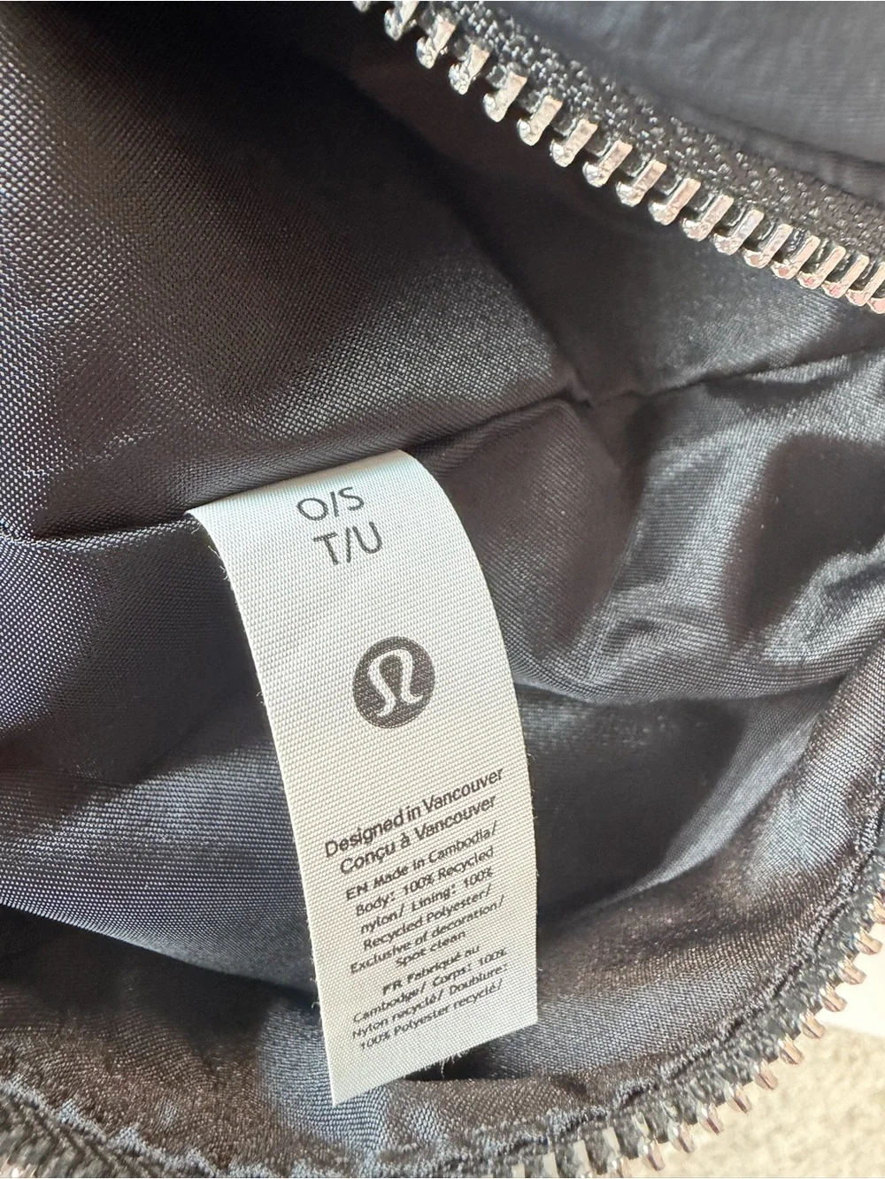 Lululemon Convertible Ruched Crossbody Bag Large 16L - Picture 9 of 13